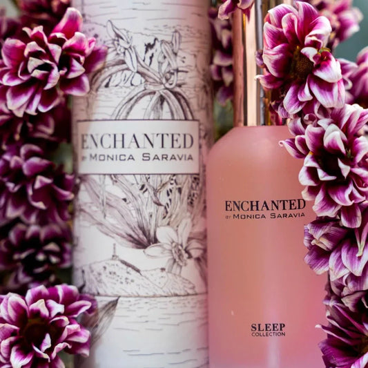 Monica Saravia estrena “ENCHANTED” su nueva fragancia