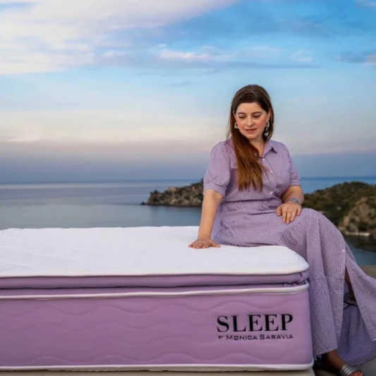 Monica Saravia estrena “SLEEP LILA", su nueva línea de descanso de lujo