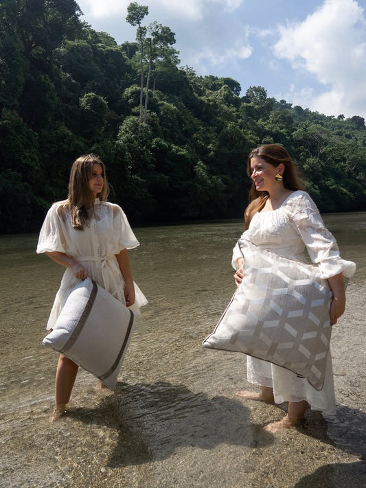 Mónica Saravia presenta “NIMA”, su nueva colección de cojines en colaboración con Moni Vives