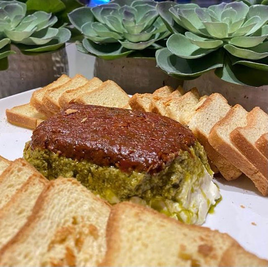 Dip de pesto y tomate seco